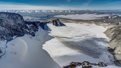 Вид с горы Глиттертинн на ледник Glitterbreen