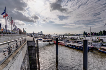 Hamburg. Landungsbrücken