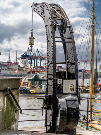 Hamburg. Övelgönne. Alter Kran