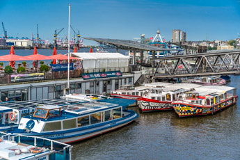 Hamburg. Landungsbrücken