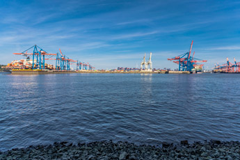 Hamburg. Containerterminal Burchardkai. Containerbrücken