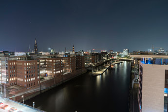 Hamburg. Elbphilharmonie. Blick von Plaza. Traditionsschiffhafen