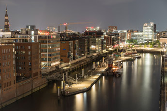 Hamburg. Elbphilharmonie. Blick von Plaza. Traditionsschiffhafen