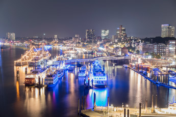 Hamburg. Elbphilharmonie. Blick von Plaza. Niederhafen