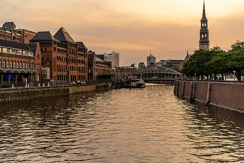 Hamburg. Speicherstadt. Zollkanal