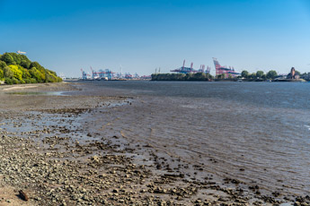 Hamburg. Othmarschen. Am Elbufer