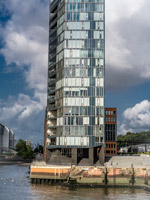 Hamburg. Altona. Kristall Tower