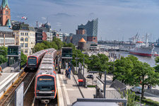 Hamburg. U- und S-Bahn-Haltestelle Landungsbrücken