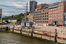 Hamburg. Altonaer Holzhafen. Alte Krane